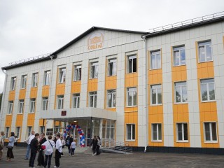 Более 500 учеников пришли в обновленную школу №1 в День знаний
