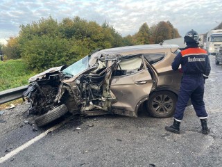 Спасатели освободили водителя, зажатого в искореженной машине на трассе М5-Урал