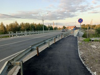 Тротуары обустроили к мосту и остановке в Ширяевской