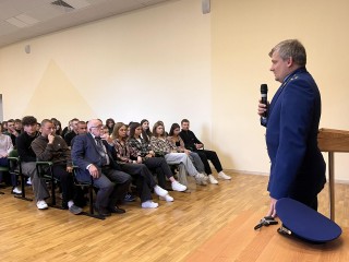 Как не стать преступником: студентам ШЭТ рассказали о кибермошенниках и «дропперах»