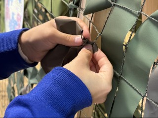 Жители Фрязина изготовили маскировочные сети для военных