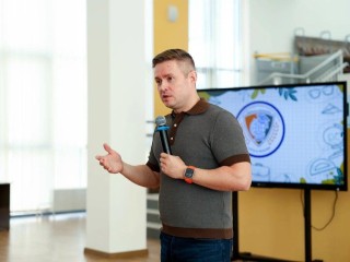 Ведущий Первого канала провел для школьников Мытищ урок журналистики