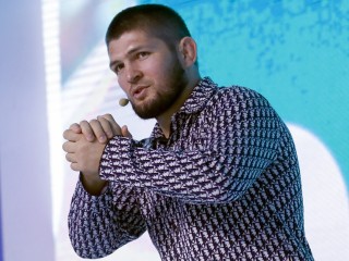 Стилисты подсчитали стоимость роскошного образа Нурмагомедова