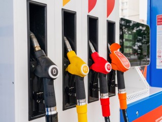 В октябре литр бензина АИ-92 обойдется в 60-62₽
