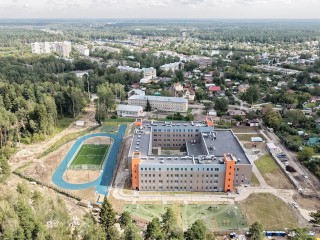 Полет над школой совершили в Ногинске в День знаний