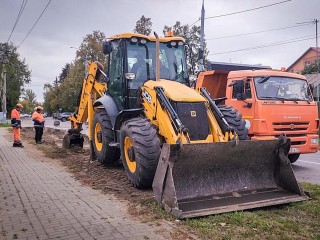 В Бронницах началось обустройство заездного кармана в Пионерском переулке
