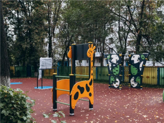 Монтаж веранд и новых детских площадок начался в «Яблоньке» и «Малыше»