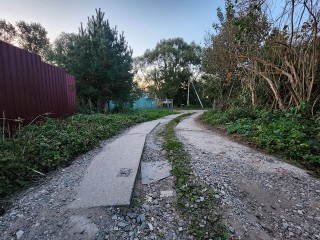 Специалисты обследуют Парковую улицу в Молодях, где часто заносит машины