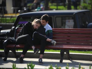 Найдена причина массового отказа от секса среди молодежи