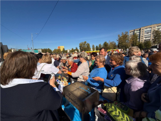 Пенсионеров Егорьевска порадовали беспроигрышной лотереей в День города