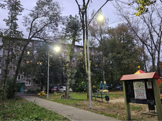 Во дворе дома №38/2 по улице Гагарина установили новые фонари по просьбе жителей