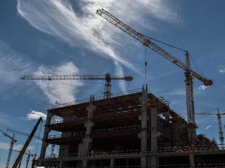 Застройщикам разрешили сдвигать сроки ввода жилья