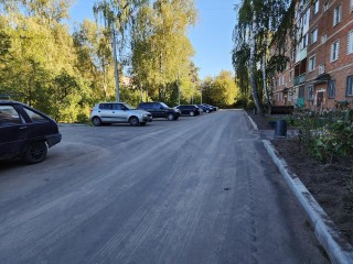 В Куровском завершили ремонтные работы во дворе на улице Совхозной