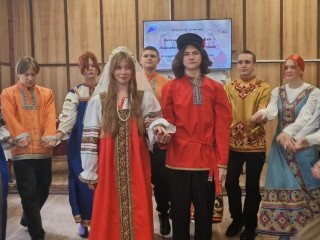 Традиционную русскую свадьбу показали студенты Воскресенского колледжа