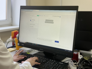 Специалист объяснил, зачем мошенники просят сообщить код из СМС