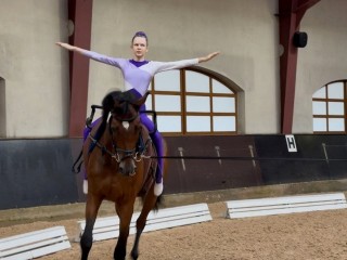 Спортсмены из Котельников борются за победу на турнире по вольтижировке в Ленинградской области