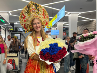 Рассекречено имя красавицы, покорившей сердца гостей Интервидения в аэропорту