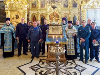 Пожарные Истры и Солнечногорска почтили икону «Неопалимая Купина»