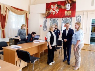 Депутат Мособлдумы проверил работу избирательных участков в Лыткарине