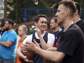 В Котельниках прошел турнир по стритболу, приуроченный ко Дню города