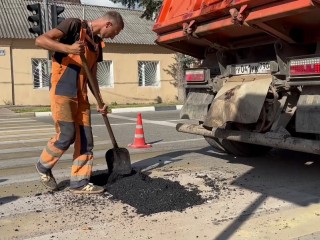 На трех улицах Шаховской отремонтировали дорожное покрытие