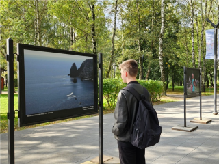 Работы долгопрудненских фотографов представили в парке Победы