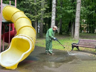 Детскую площадку в городском парке закроют на ремонт до конца сентября