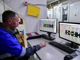 Коммунальщики круглосуточно дежурят на котельных для беспрерывной подачи тепла в дома