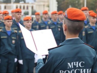 Новое поколение подмосковных пожарных и спасателей приняло присягу на ВДНХ
