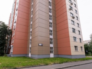 Штраф могут выписать собственнику жилья за хранение вещей в подъезде