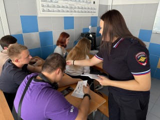 Легких денег не бывает: ступинская полиция предупредила студентов о дропперстве