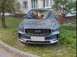 В Подмосковье народные инспекторы зафиксировали случаи парковки на газоне