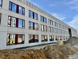 Строительство крупнейшей школы округа выходит на финишную прямую