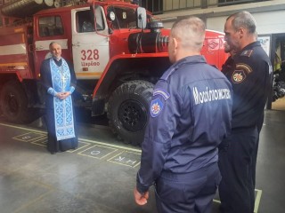 Пожарные Пушкинского округа отметили день иконы «Неопалимая Купина»