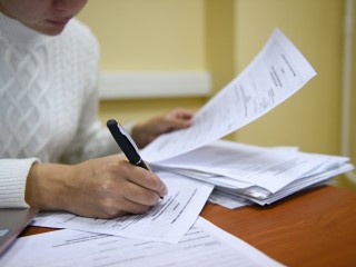 Больничный во время отпуска: сроки, выплаты и правила