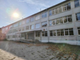 В Дзержинском начали капитальный ремонт в старейшей школе города