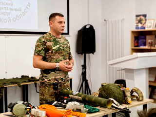 Ветеран СВО провел урок мужества для рузских школьников в центральной библиотеке