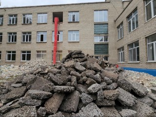 В лобненской школе №3 заменяют кровлю и внутренние инженерные системы