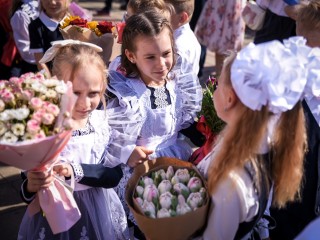 В бронницкой школе Тимофеева первый звонок прозвенел для 155 первоклашек