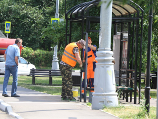 Сотрудники Мосавтодора привели в порядок остановки, дорожные знаки и освещение