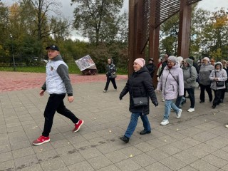 Бабушки и дедушки нашли в парке на Вифанской рецепт для лечения сердца и сосудов