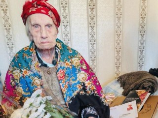 Жительницу Куровского Веру Андреевну Кемову поздравили со 100-летним юбилеем