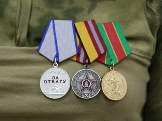От гуманитарной помощи до фотопроекта: о чем говорили на встрече с ветеранами СВО