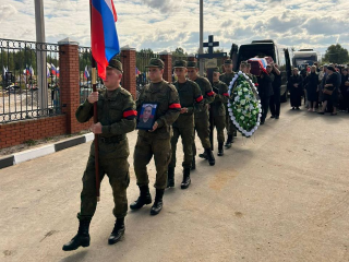 В Павловском Посаде простились с героем Евгением Чесноковым