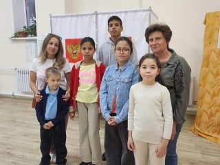 Для многодетной семьи из Городны довыборы стали праздником
