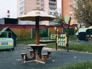 Игровые площадки в двух детских садах Щелкова стали интереснее и безопаснее