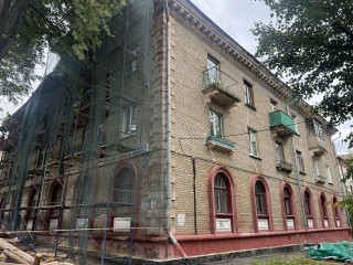 В Видном на Заводской, 12 начались работы по утеплению чердака и ремонту фасада