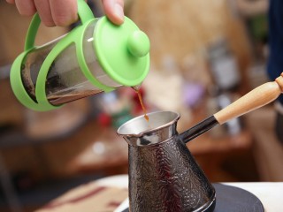 Врач предупредила о двух последствиях частого употребления кофе