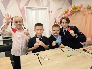 Дети создали брелоки-световозвращатели в Рузе