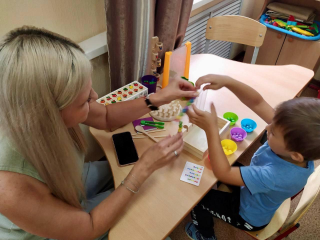 В социальном центре осваивают новые навыки с помощью методики «Монтессори»